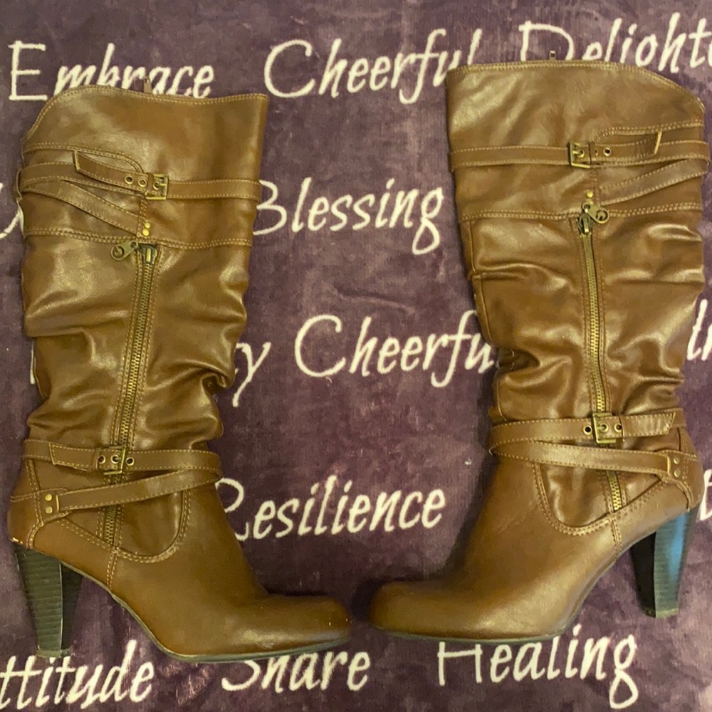 Brown Guess boots